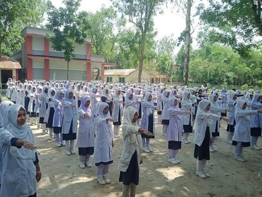 Jaheda Khatun Girls School and College students group photo